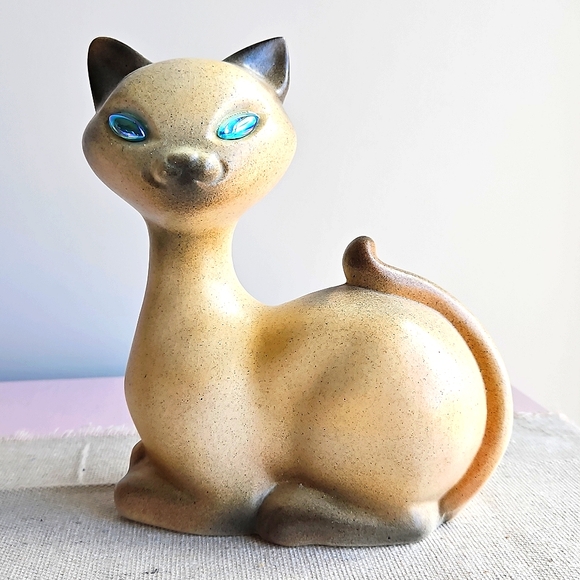 California Pottery Other - Vtg California Pottery Siamese Cat Figurine with Jewel Eyes